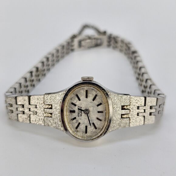 VTG Seiko Women\'s‎ Watch 18MM Gray Dial Gray Bracelet 6.5\
